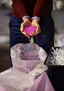 醫(yī)藥倉庫背景下的藥品互聯(lián)網(wǎng)信息服務(wù) 機(jī)遇、挑戰(zhàn)與發(fā)展路徑